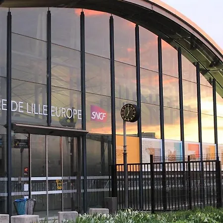 Vieux - Calme Idealement Situe !